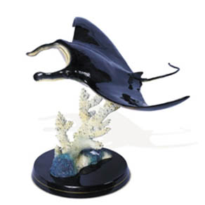 Manta Flight by Wyland – medium size bronze sculpture Manta Flight by Wyland - medium size bronze sculpture